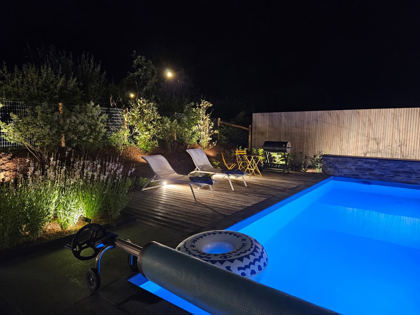 Création d'un jardin avec piscine par architecte paysagiste